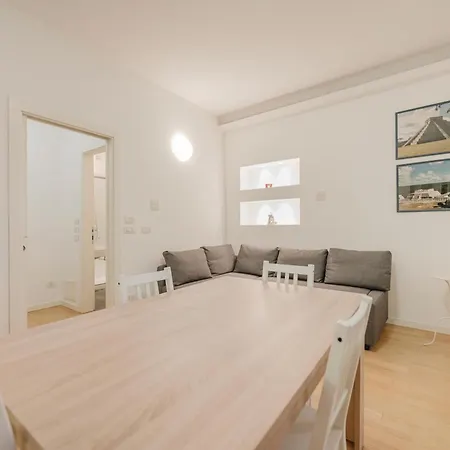 Casa Falco - 15 Min Dalla Stazione E Dal Centro