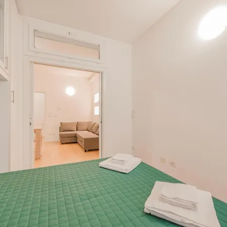 Casa Falco - 15 Min Dalla Stazione E Dal Centro Apartment *